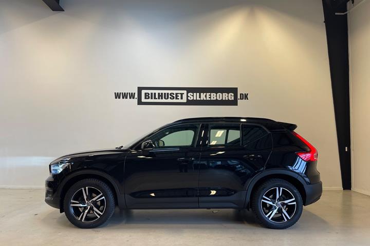 Sort Volvo XC40 fra 2021