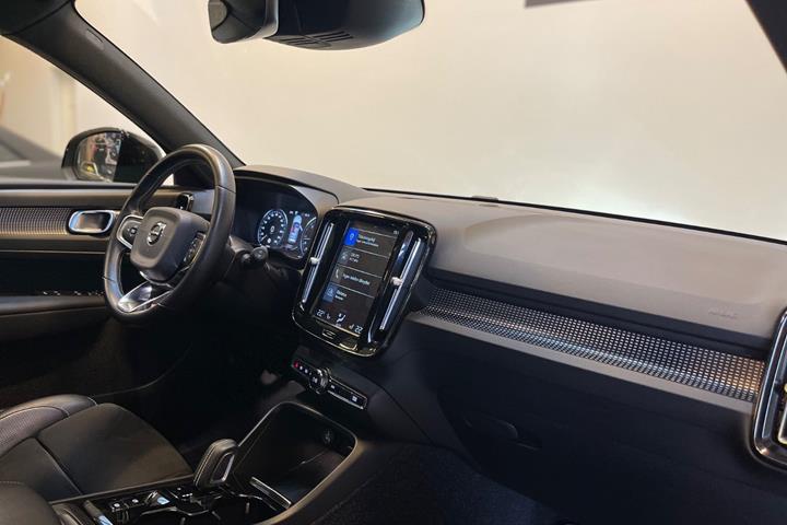 Sort Volvo XC40 fra 2021
