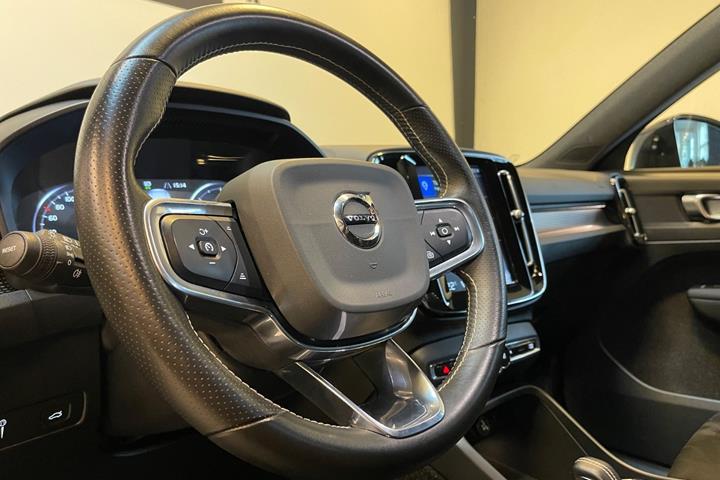 Sort Volvo XC40 fra 2021