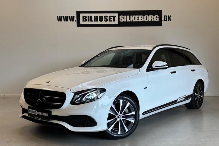 Sort Mercedes E300 de fra 2020