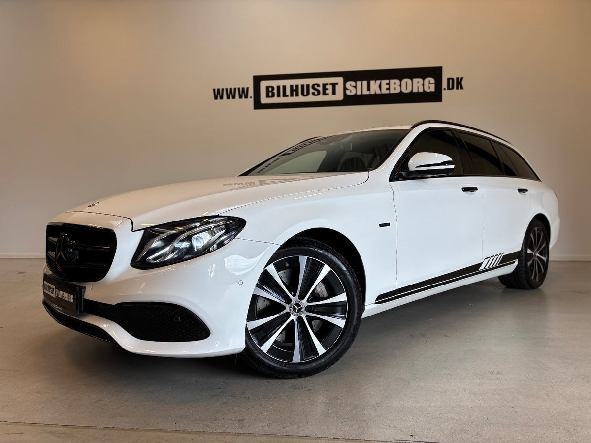 Sort Mercedes E300 de fra 2020