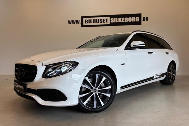 Sort Mercedes E300 de fra 2020