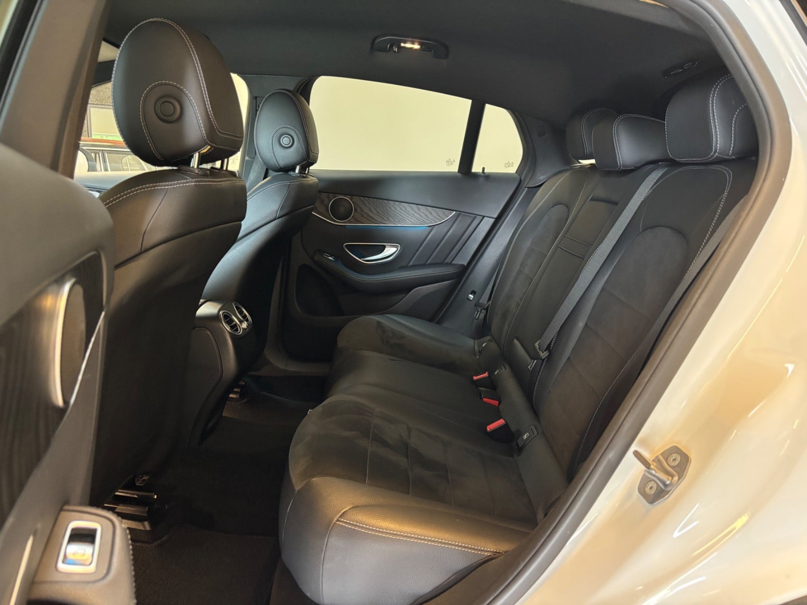 Hvid Mercedes GLC250 fra 2017