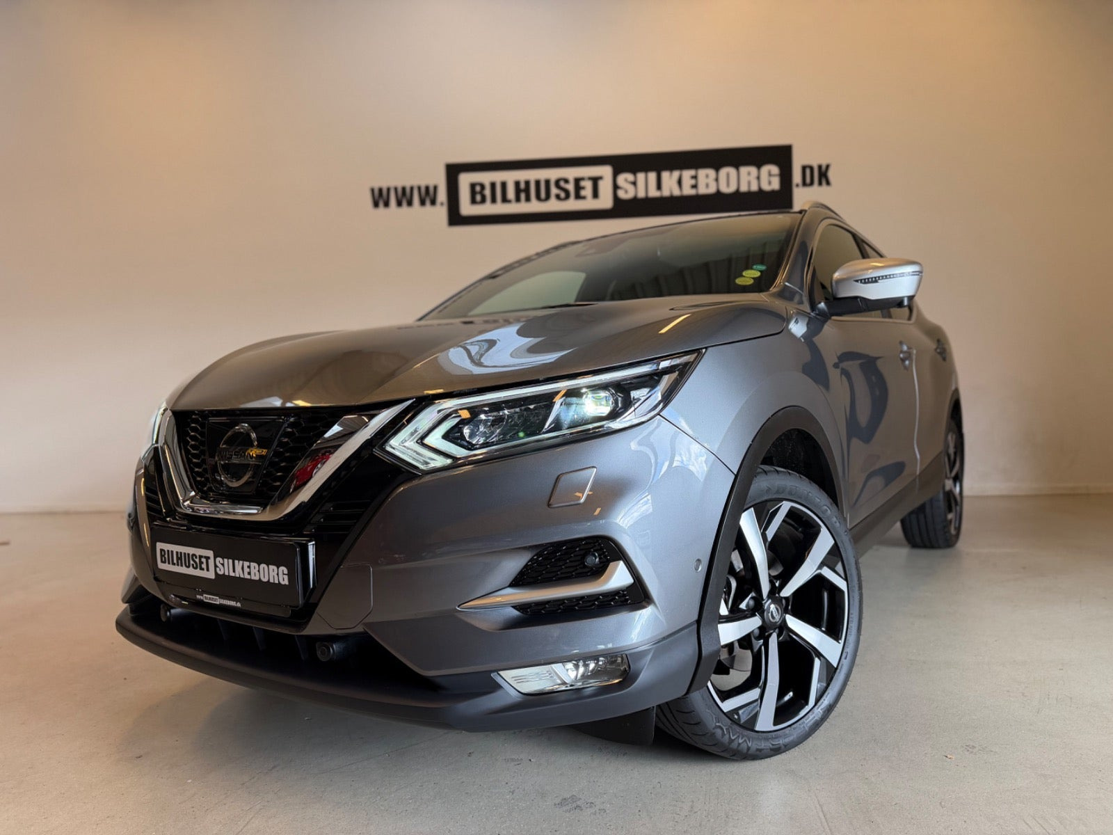 Sort Nissan Qashqai fra 2018