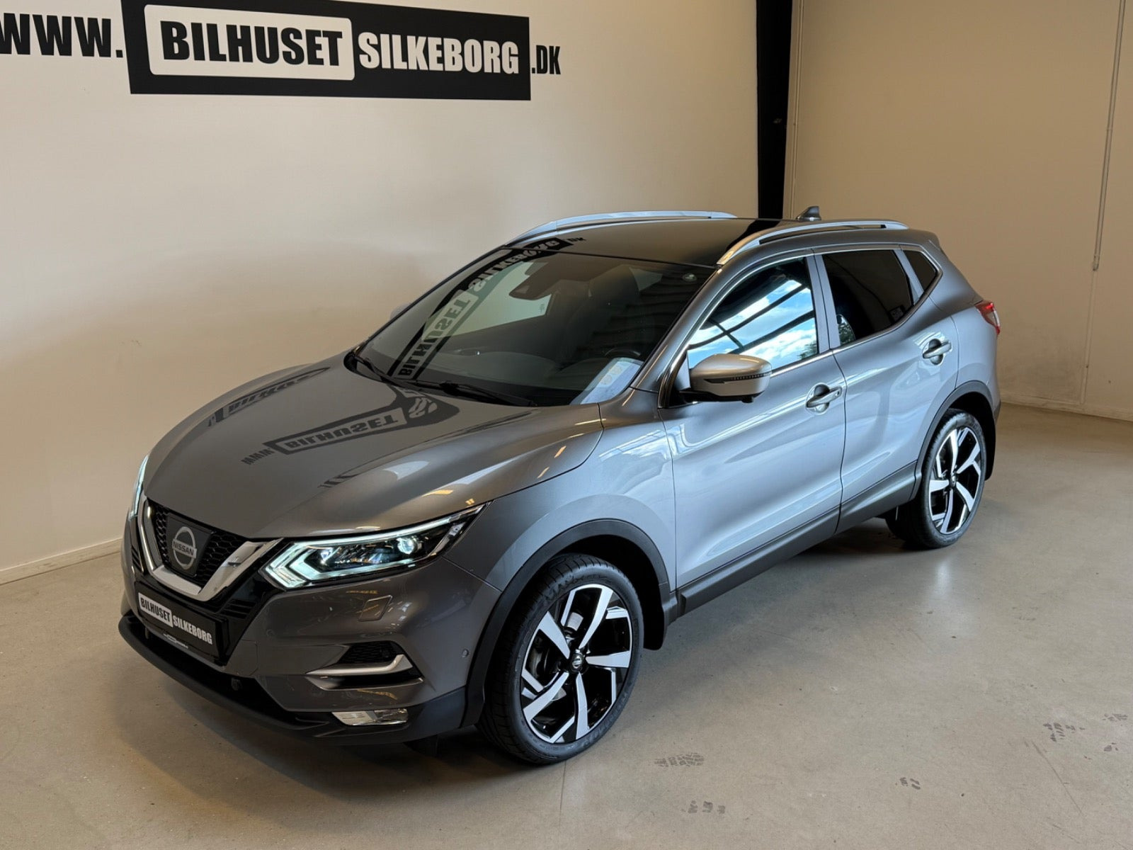Sort Nissan Qashqai fra 2018