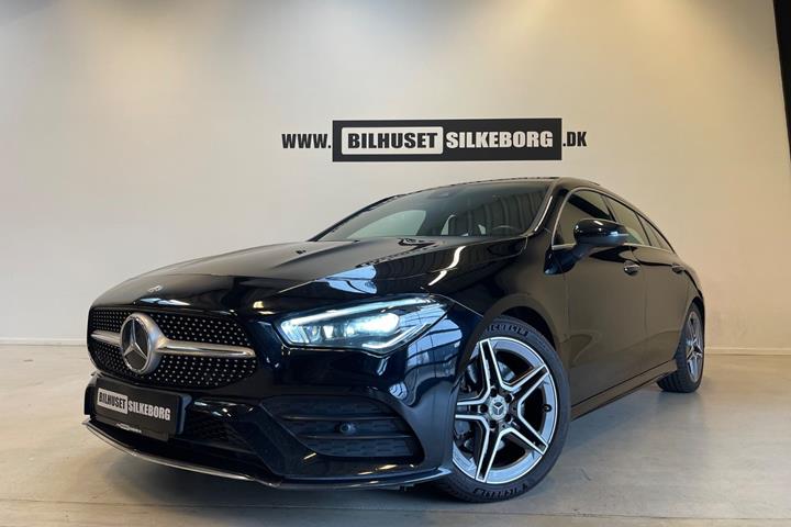 Rød Mercedes CLA220 d fra 2020