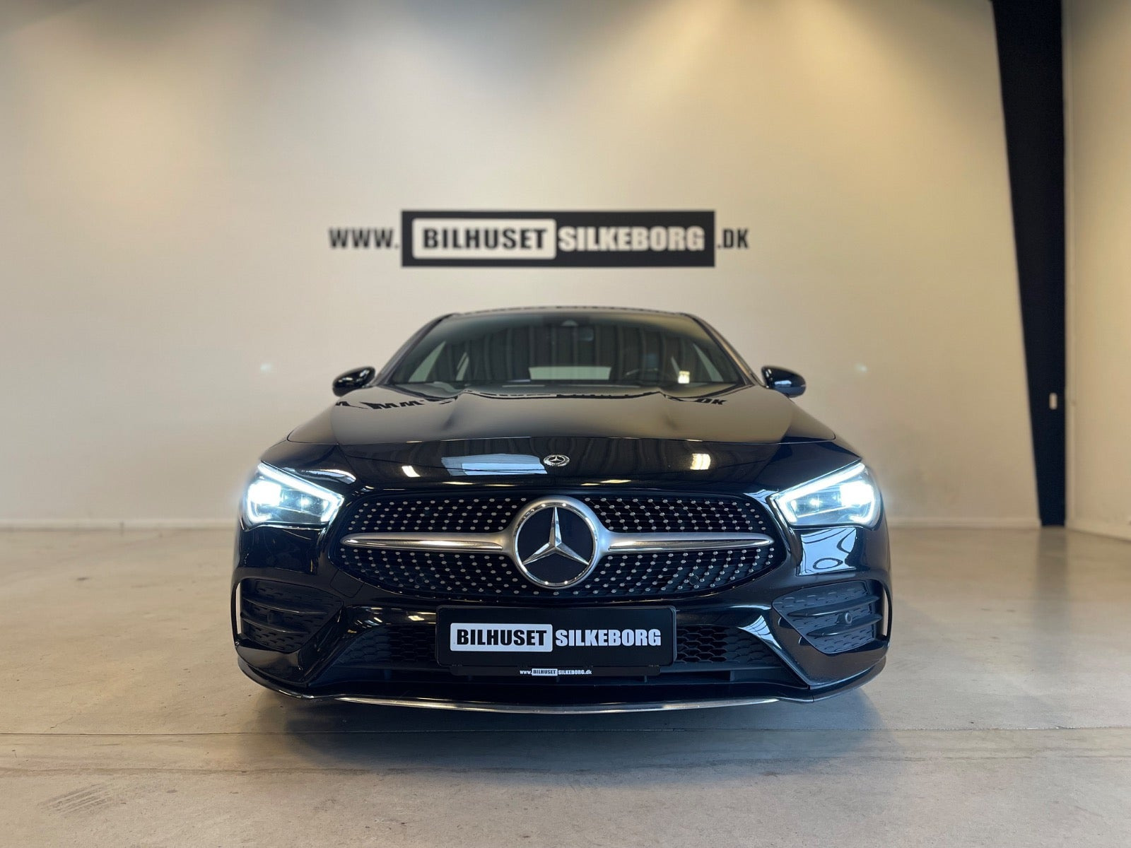 Rød Mercedes CLA220 d fra 2020