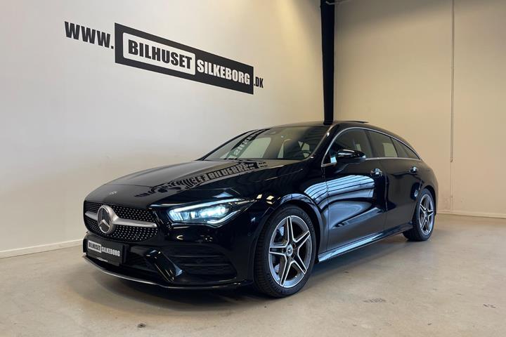 Rød Mercedes CLA220 d fra 2020
