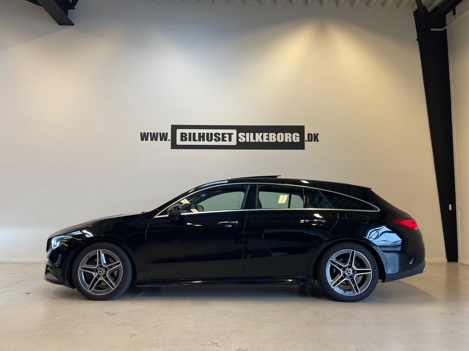Rød Mercedes CLA220 d fra 2020
