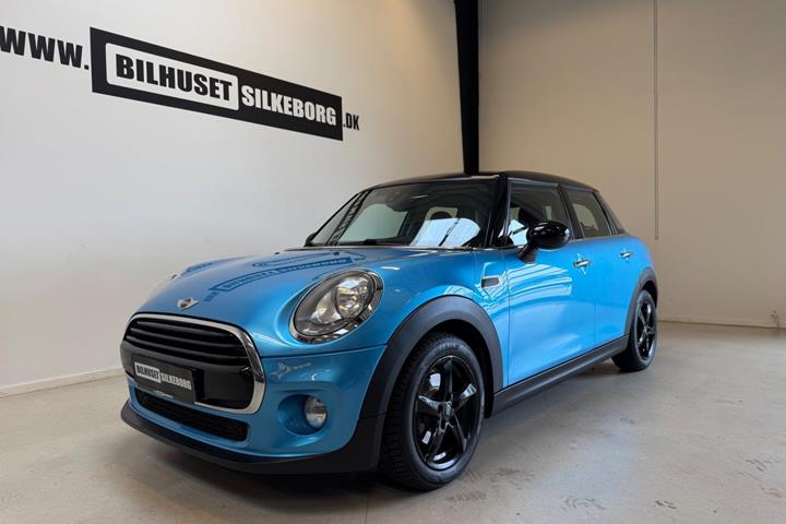 Blå Mini Cooper fra 2015