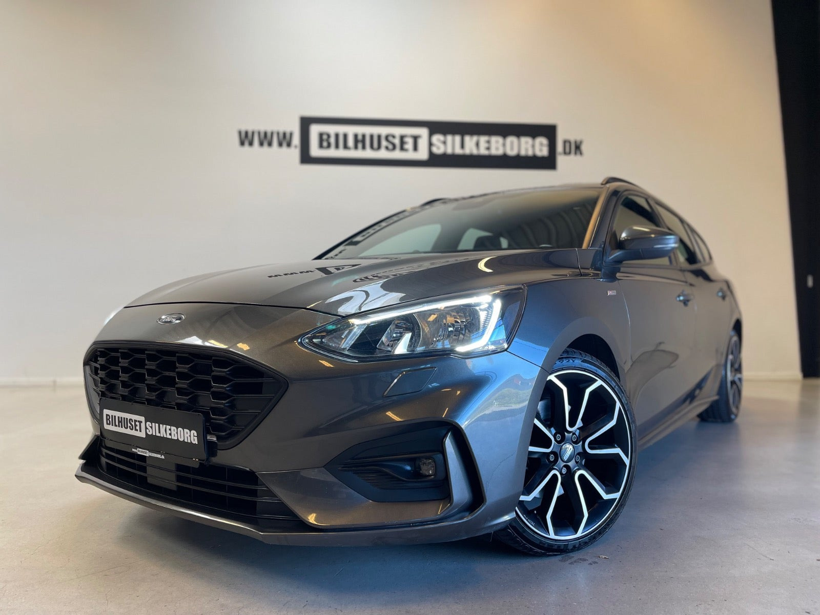 Rød Ford Focus fra 2019