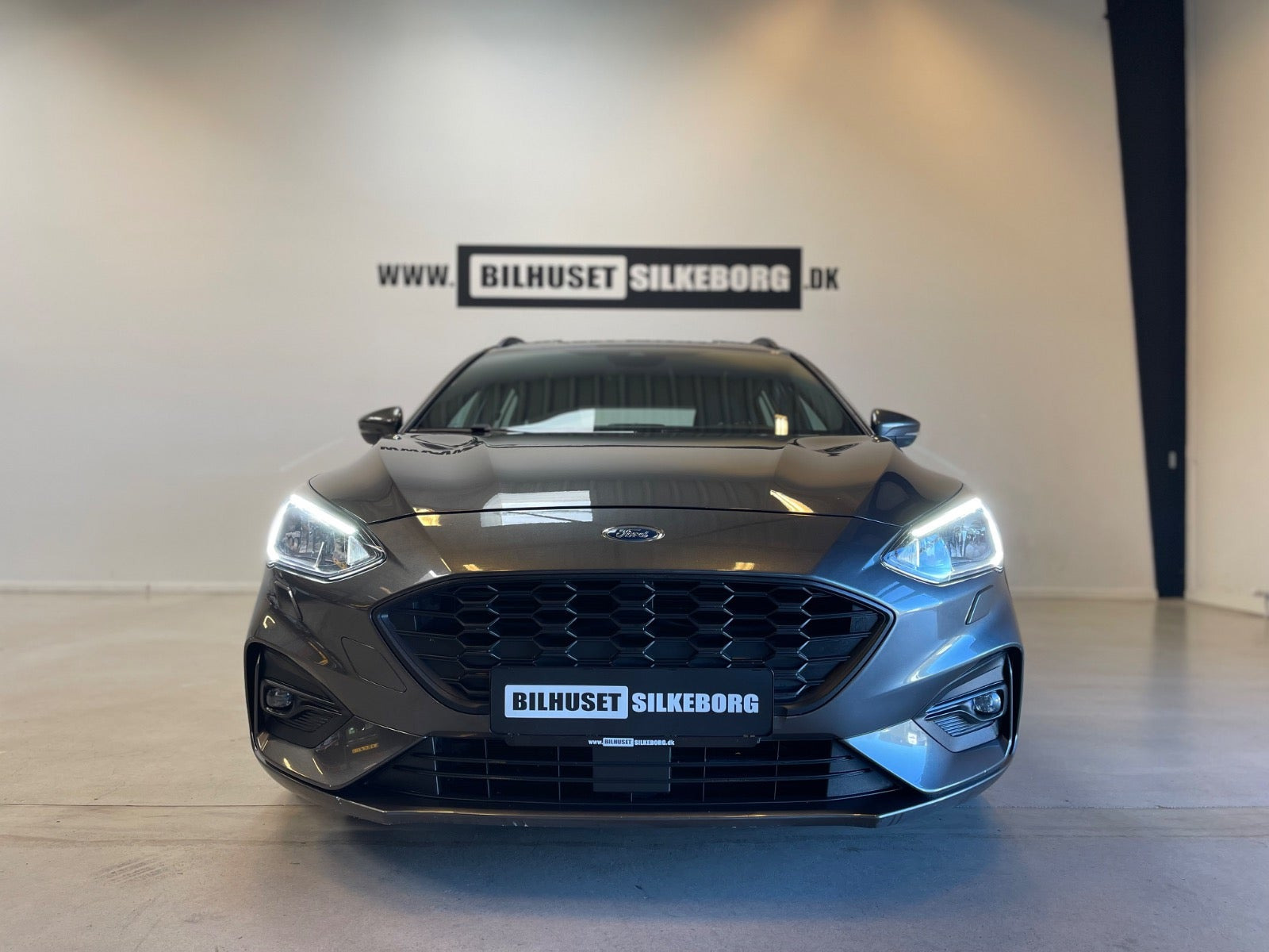 Rød Ford Focus fra 2019