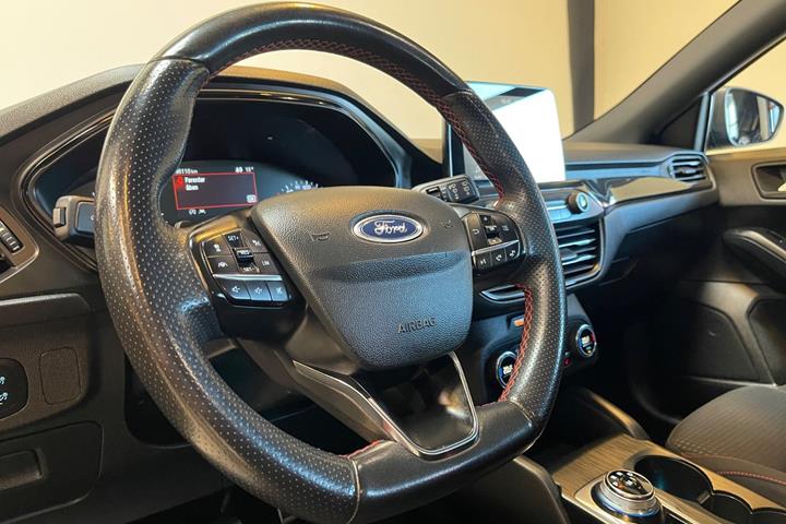 Rød Ford Focus fra 2019