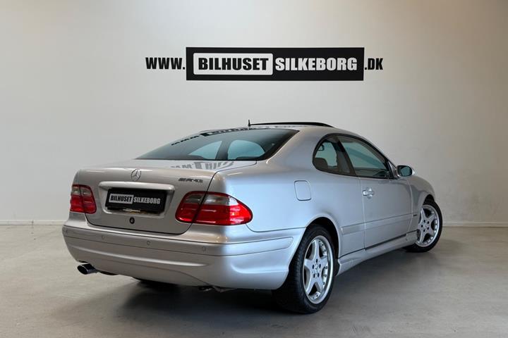 Sølv Mercedes CLK230 fra 2003