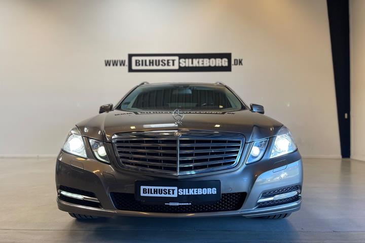 Grå Mercedes E250 fra 2010
