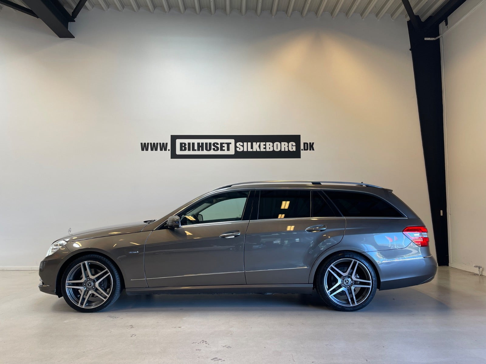 Grå Mercedes E250 fra 2010