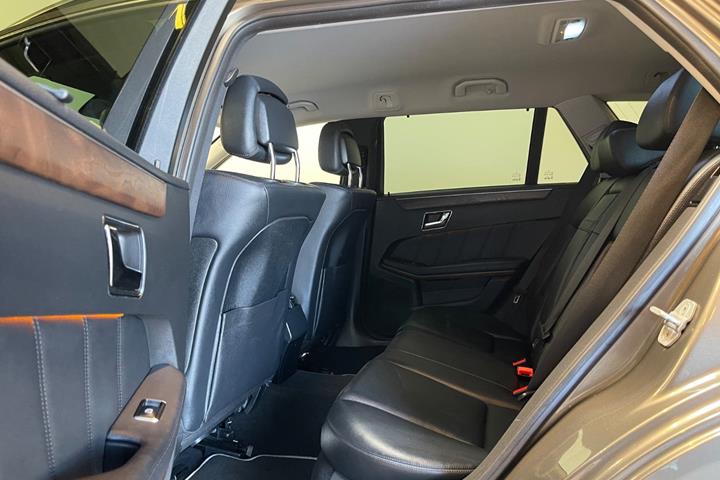 Grå Mercedes E250 fra 2010
