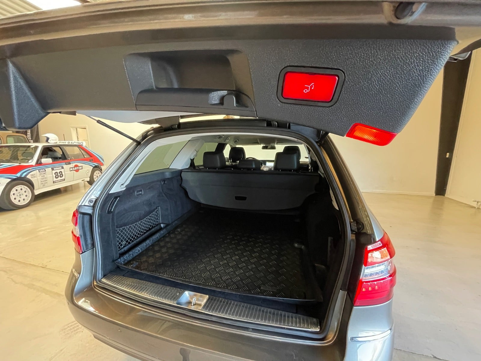 Grå Mercedes E250 fra 2010