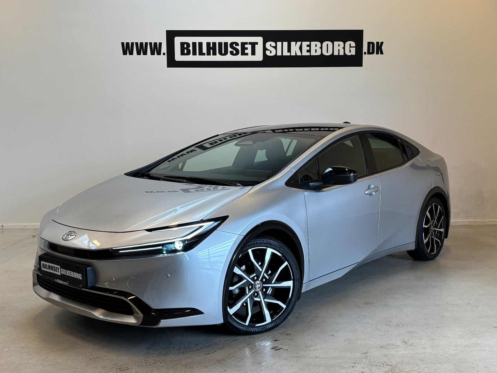Toyota Prius 2,0 Plug-in Hybrid Elegant