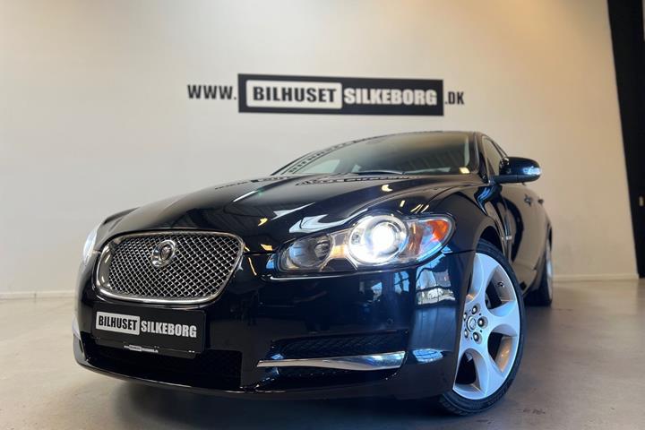 Brun Jaguar XF fra 2008
