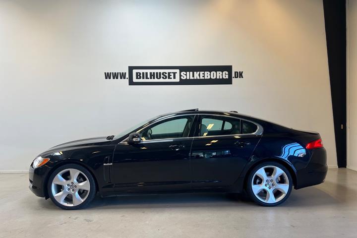 Brun Jaguar XF fra 2008