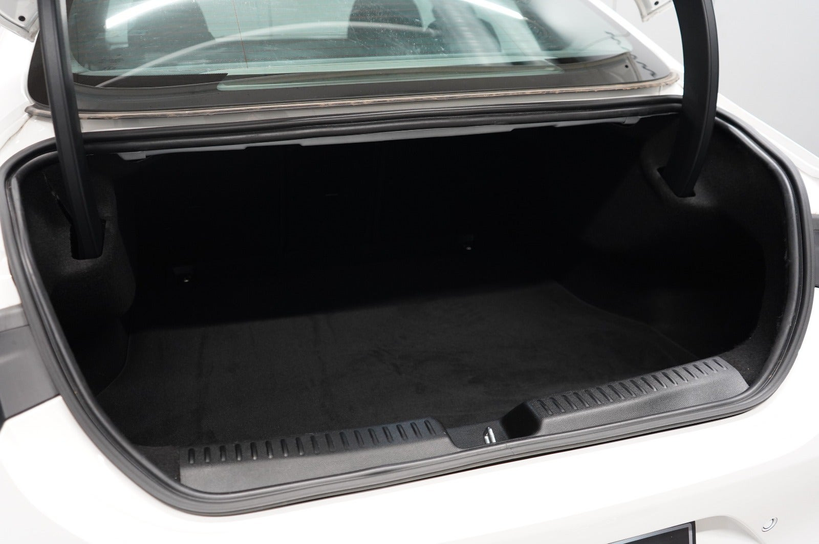 Hvid Mercedes CLA250+ fra 2026