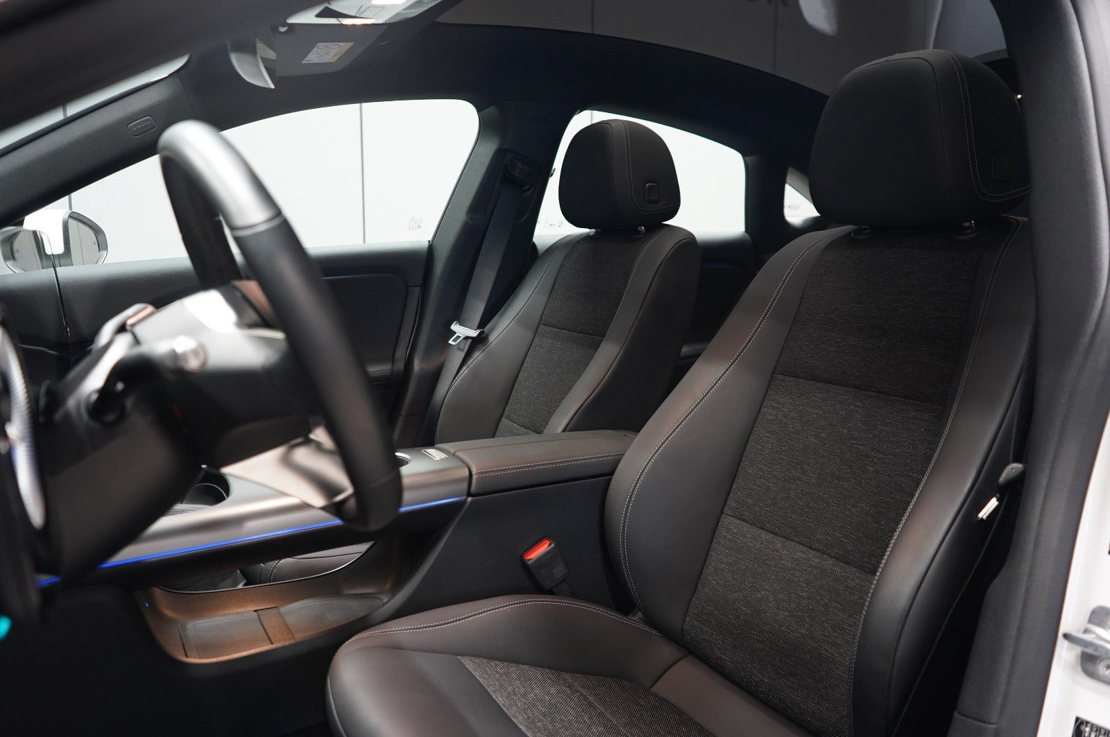 Hvid Mercedes CLA250+ fra 2026