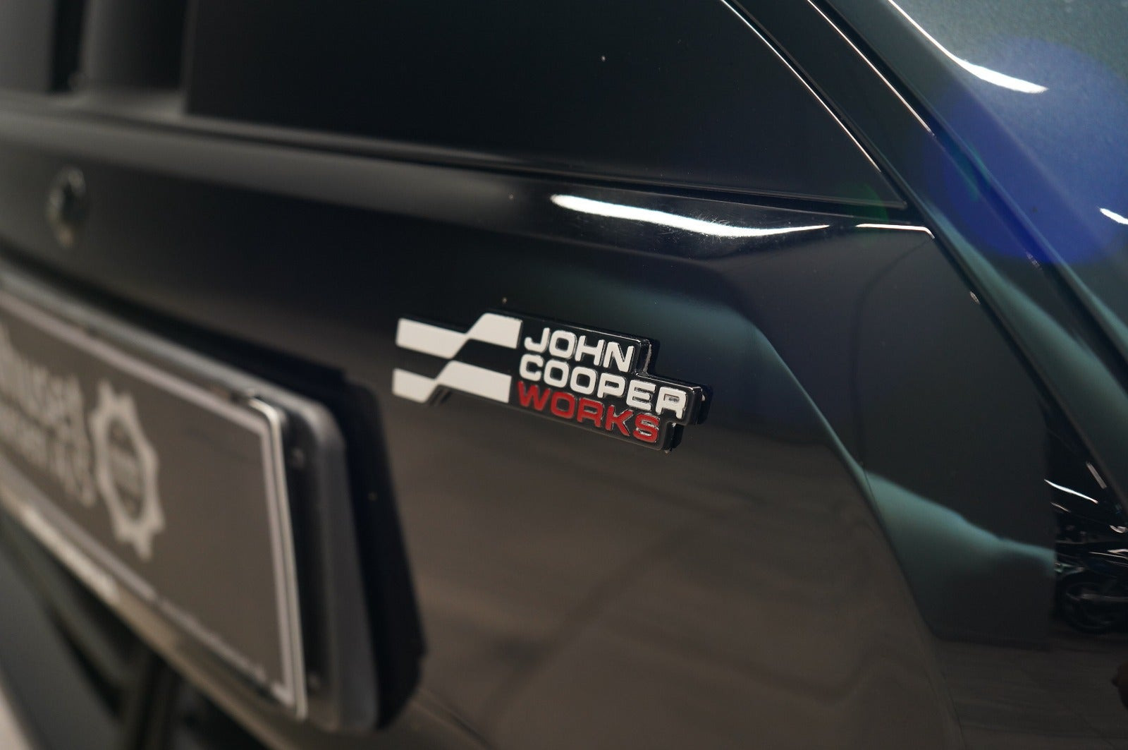 Grå Mini Cooper E fra 2025