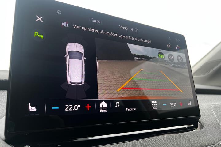 Orange Skoda Enyaq fra 2023