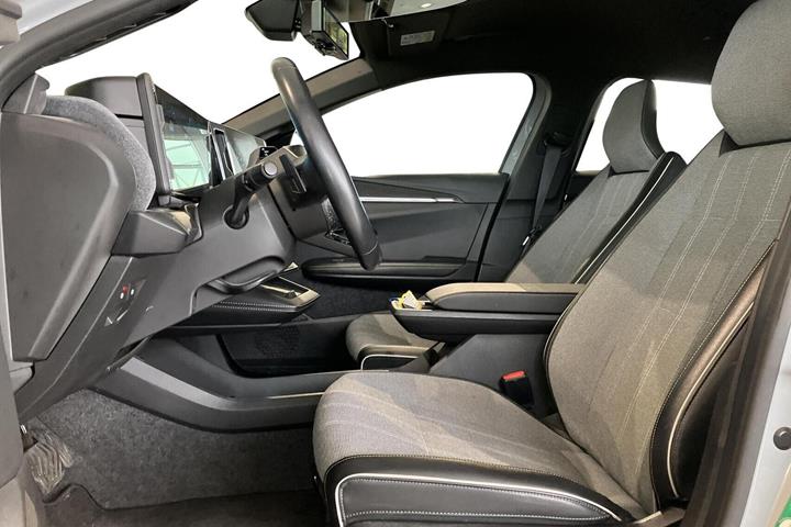 Grå Renault Megane E-Tech fra 2023