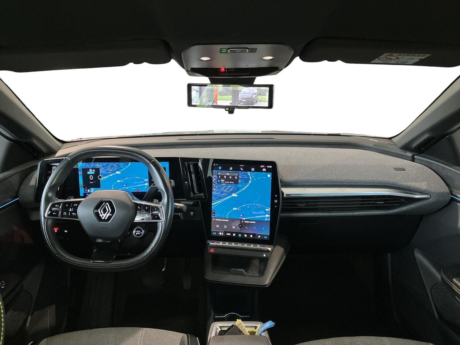 Grå Renault Megane E-Tech fra 2023
