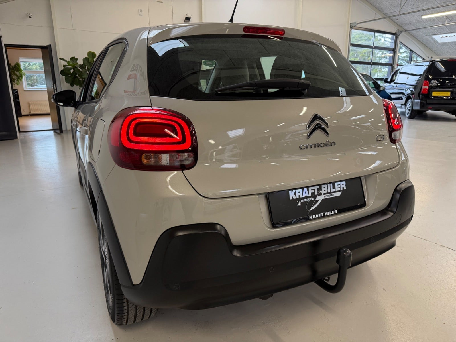 Beige Citroën C3 fra 2024