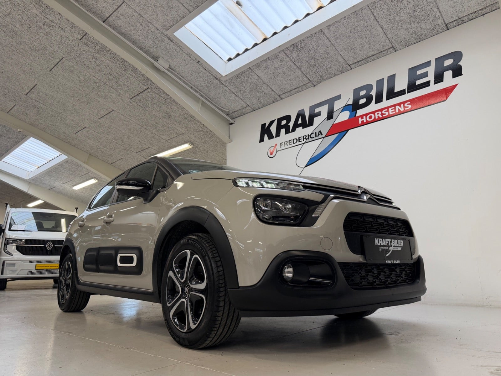 Beige Citroën C3 fra 2024