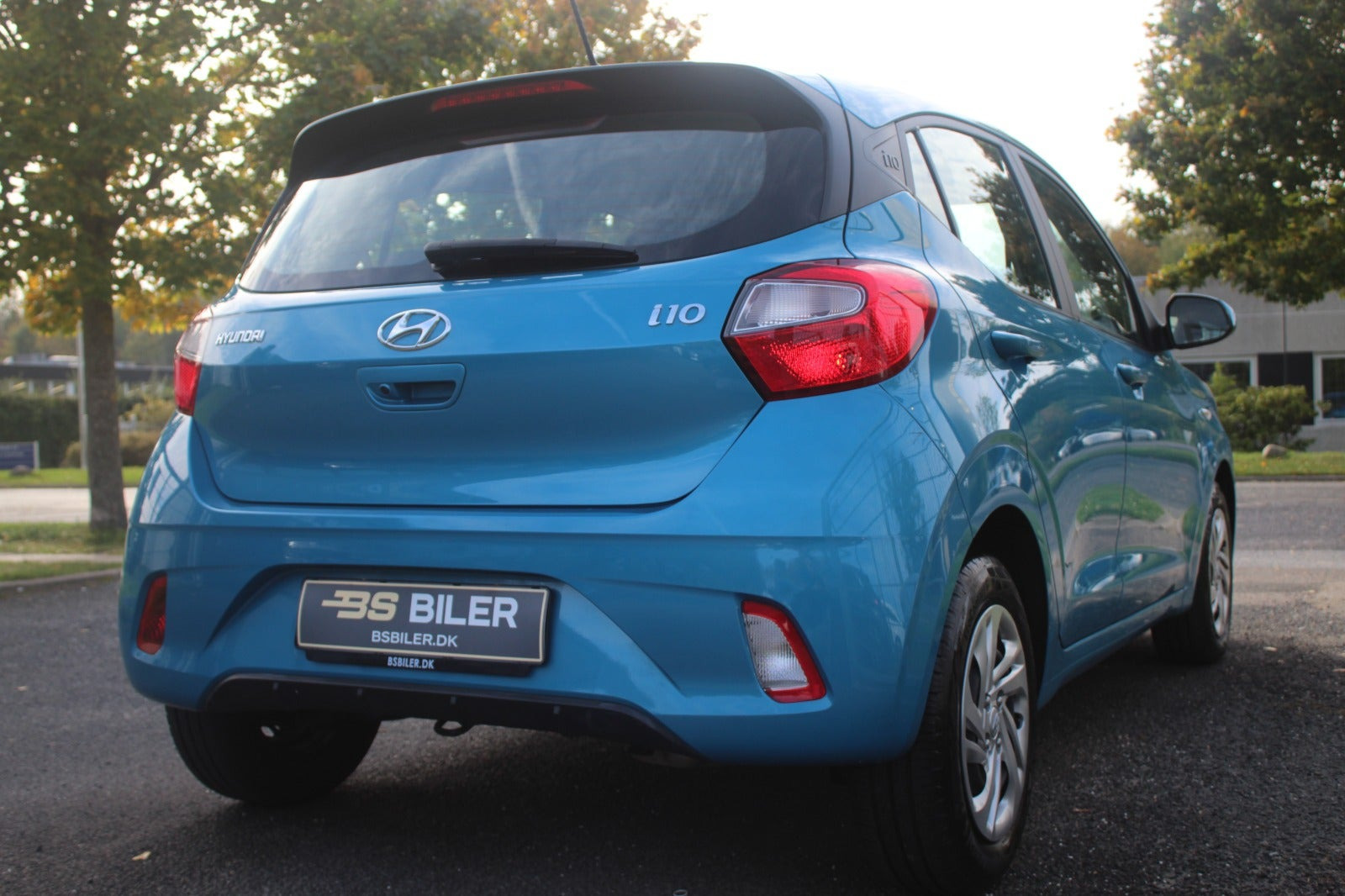 Blå Hyundai i10 fra 2021