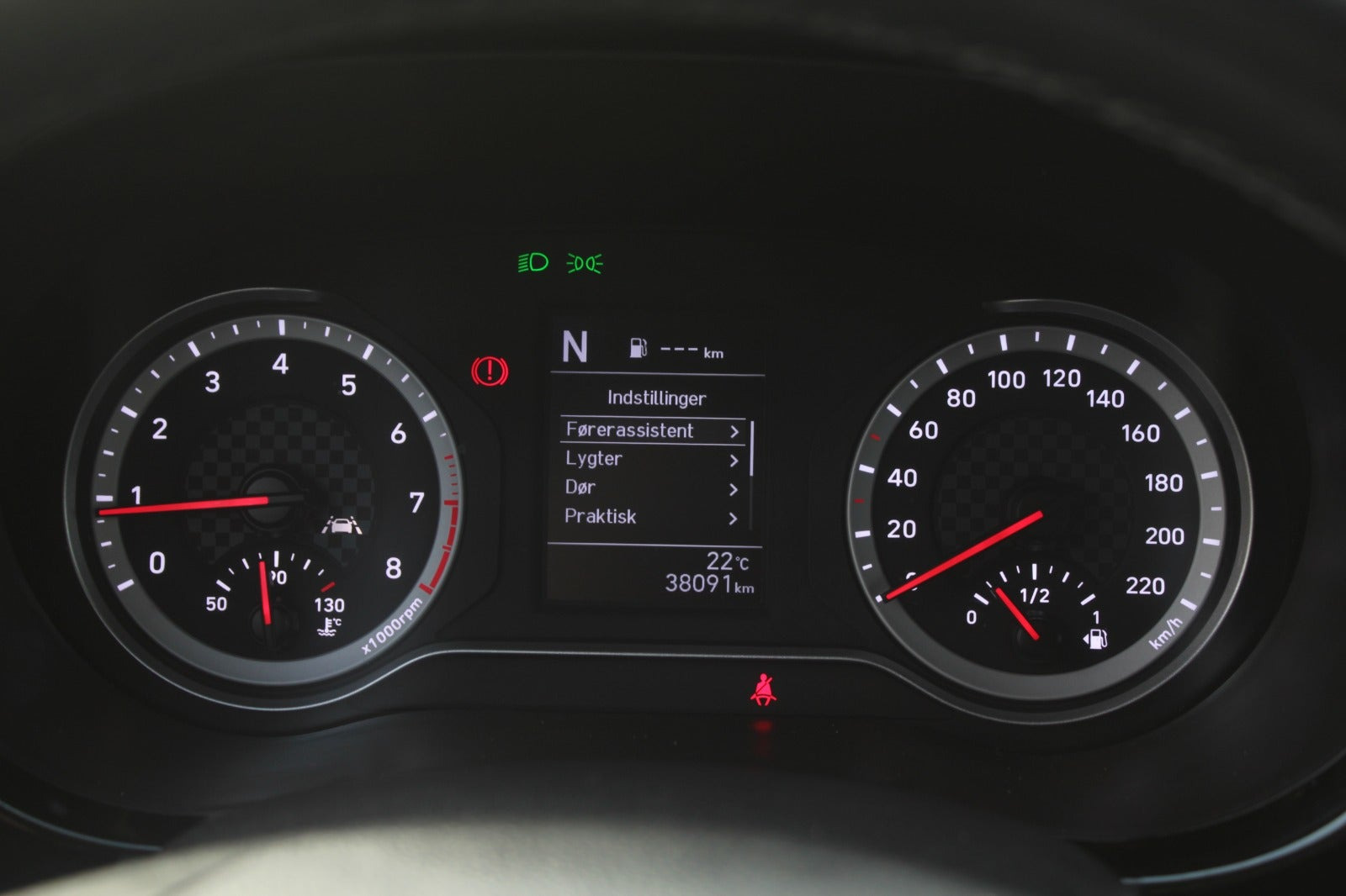 Blå Hyundai i10 fra 2021
