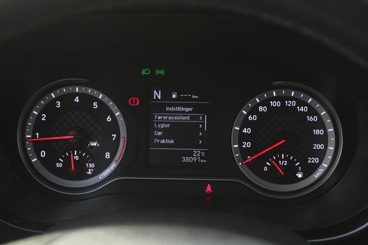 Blå Hyundai i10 fra 2021