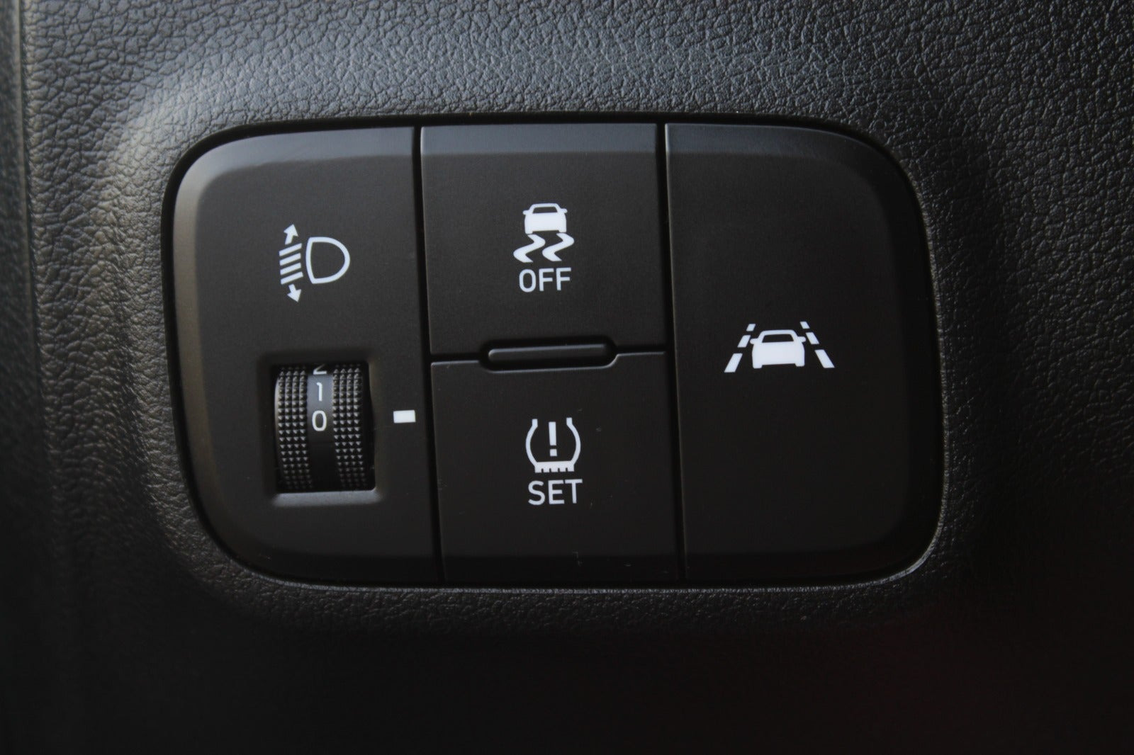 Blå Hyundai i10 fra 2021