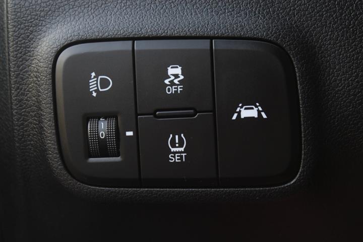Blå Hyundai i10 fra 2021
