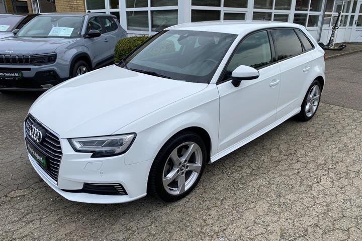 Hvid Audi A3 fra 2020