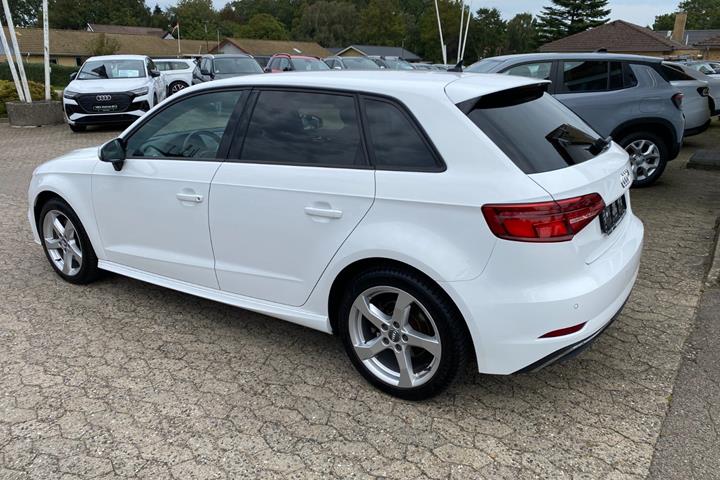 Hvid Audi A3 fra 2020