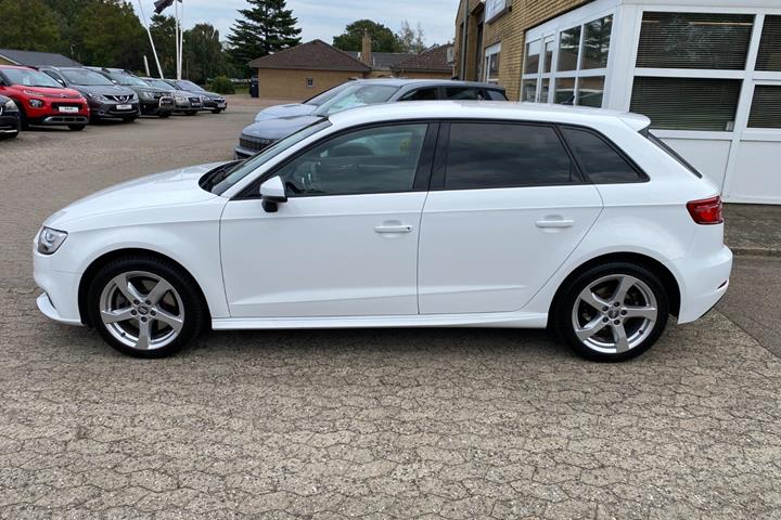 Hvid Audi A3 fra 2020