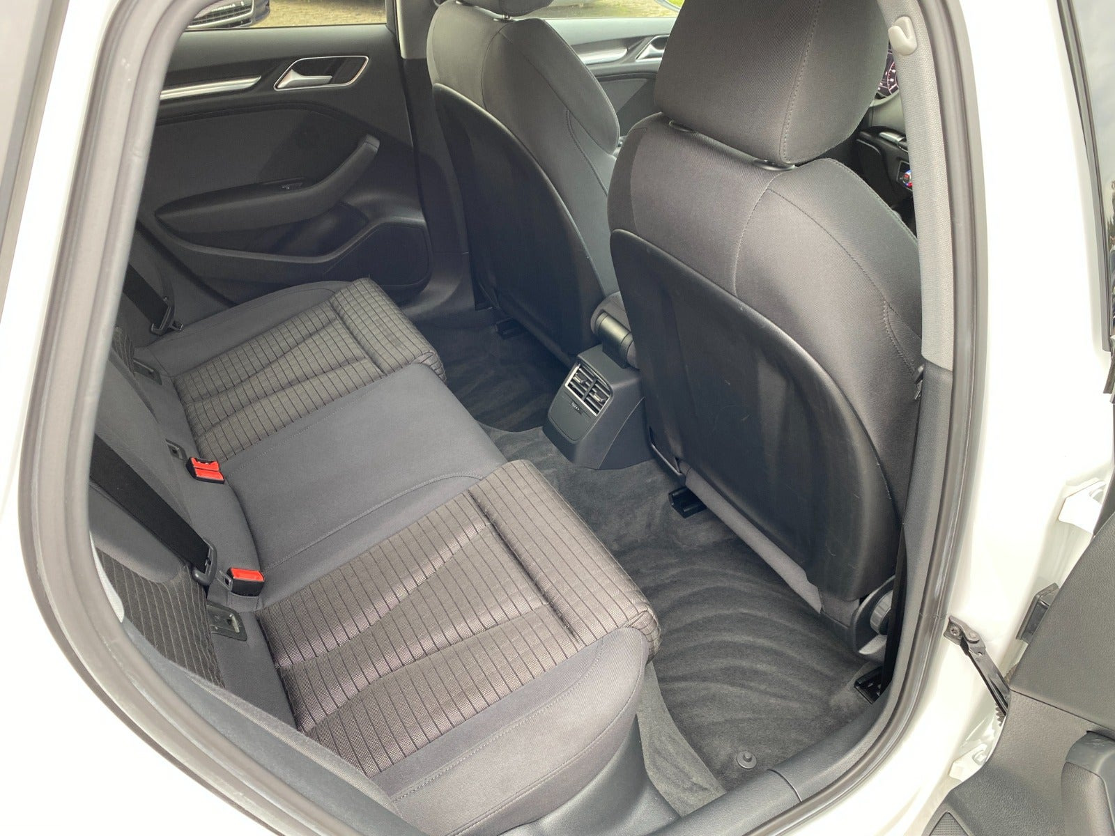 Hvid Audi A3 fra 2020