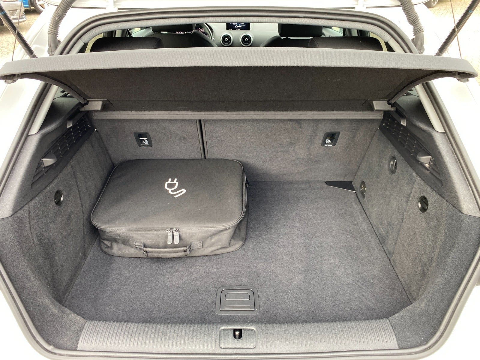 Hvid Audi A3 fra 2020