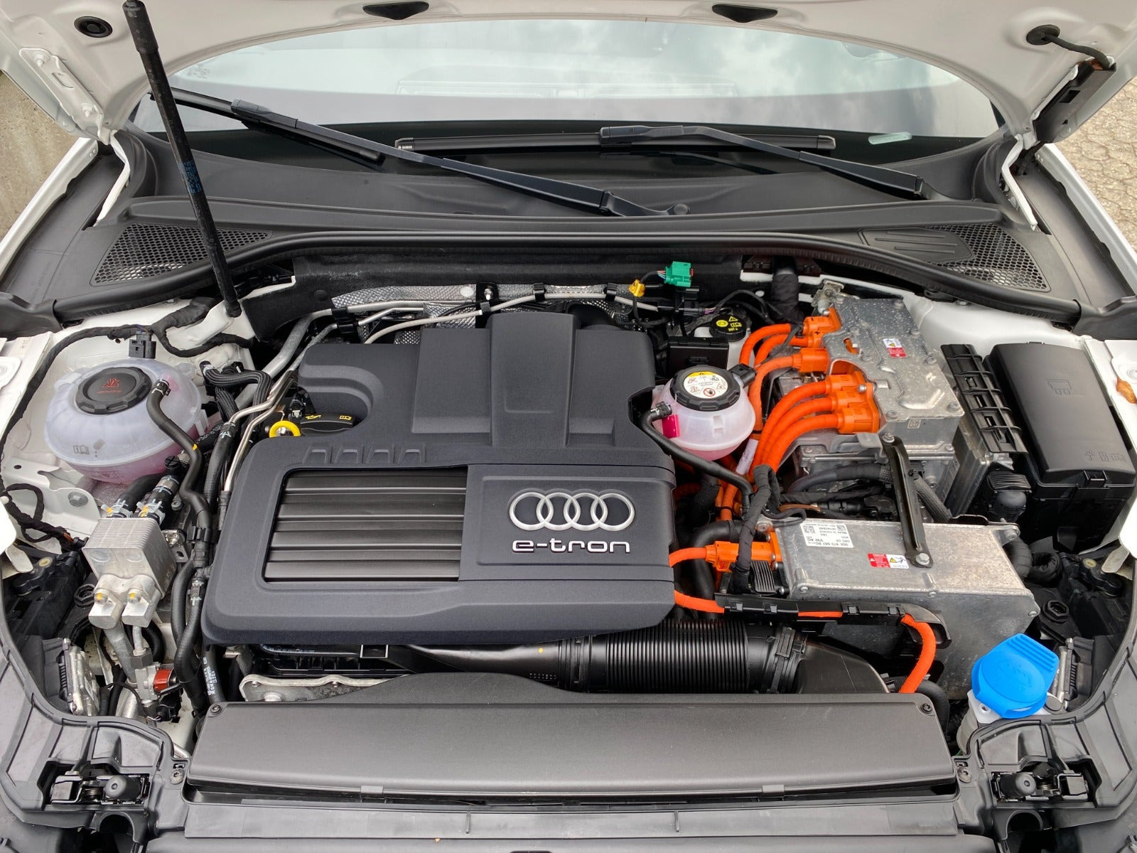 Hvid Audi A3 fra 2020