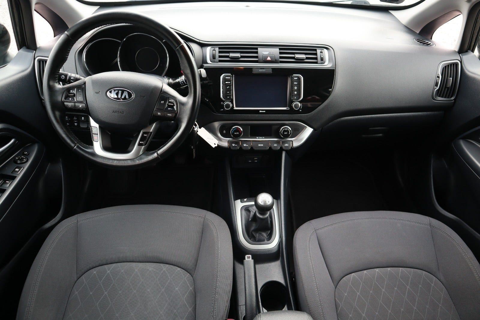 Sort Kia Rio fra 2016