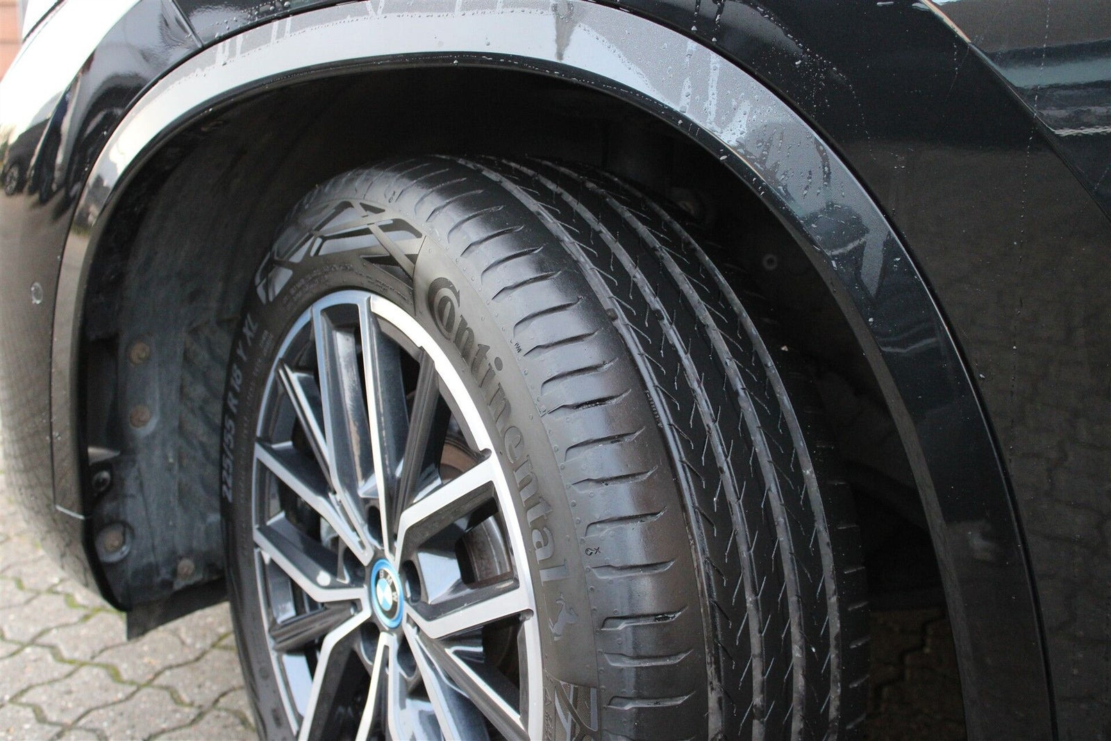 Sort BMW iX1 fra 2023