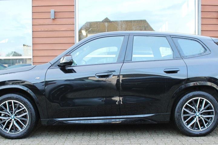 Sort BMW iX1 fra 2023