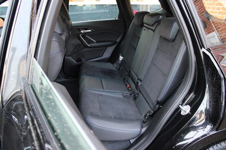 Sort BMW iX1 fra 2023