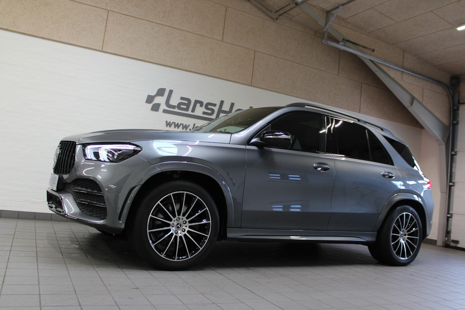 Grå Mercedes GLE350 de fra 2022