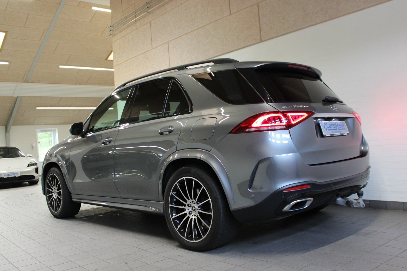Grå Mercedes GLE350 de fra 2022